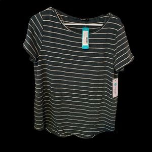 Daisee Button Back Detail Knit Tee - Dark Green